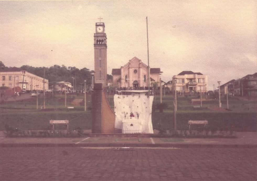 A antiga Praça Central Elpídio Fialho, em registro sem data